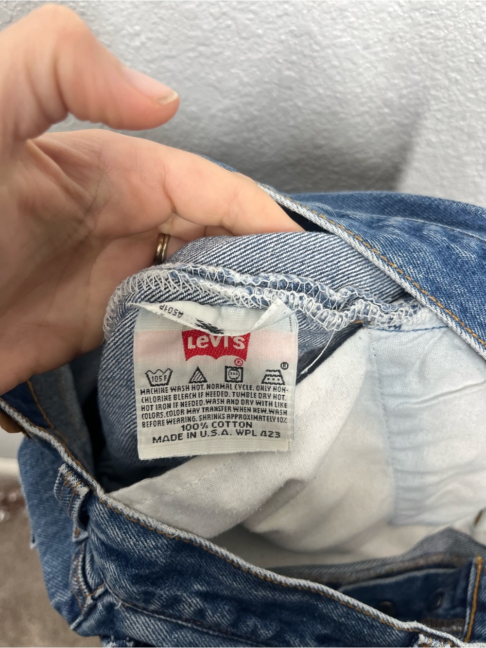 Vintage Levi’s Made in the USA 501xx Jeans - Picture 4 of 10